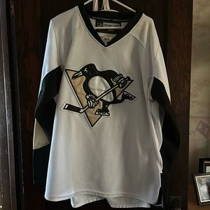 Men’s Pittsburgh penguin hockey jersey